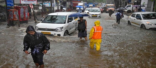 Mumbai rains LIVE: IMD upgrades Mumbai to red alert, NDRF deploys 13 teams in Maharashtra 1 Mumbai rains LIVE: IMD upgrades Mumbai to red alert, NDRF deploys 13 teams in Maharashtra