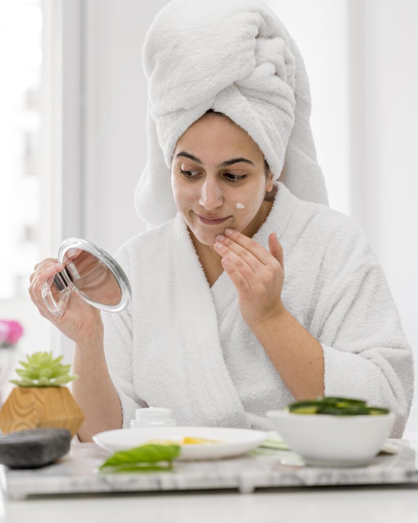 Skin Care Tips: स्किन केयर रूटीन के टिप्स