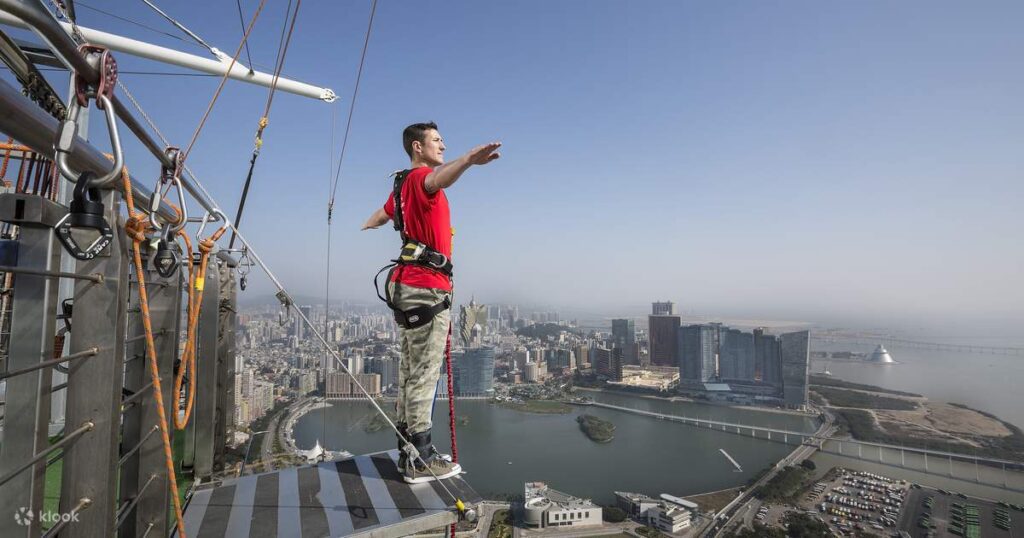 China Macau Tower: मकाऊ में दुनिया की सबसे ऊंची बंजी जंप से कूदने के बाद 56 वर्षीय जापानी की मौत 2 China Macau Tower