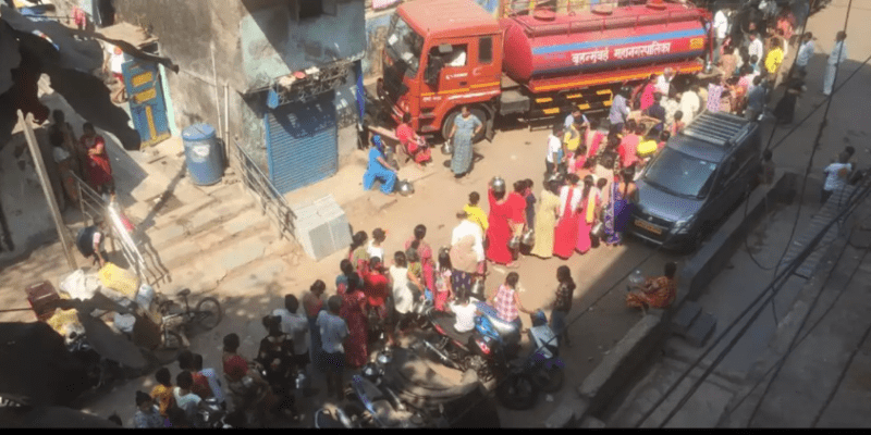 Mumbai Water Problem: पश्चिमी उपनगरों में फटी पाइपलाइन, नागरिकों को परेशानी, 48 घंटे तक पानी सप्लाई बंद 1 Mumbai Water Problem
