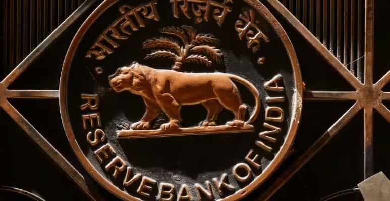 Mumbai Crime News: RBI को बम से उड़ाने की धमकी, कहा- 'इन जगहों पर लगे हैं 11 बम, एक के बाद एक होंगे धमाके' 1 Mumbai Crime News