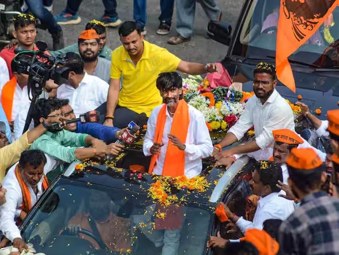 Maratha Reservation: आरक्षण के लिए राशन-पानी लेकर मुंबई आएंगे 3 करोड़ मराठा, मनोज जारांगे ने किया दावा 3 Maratha Reservation