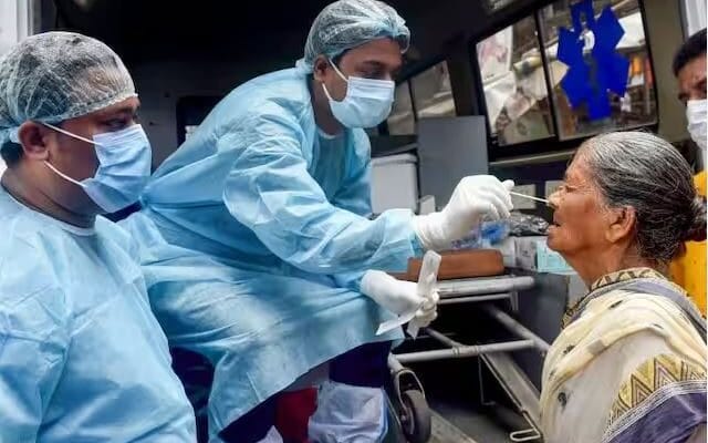 Covid New Variant In Maharashtra: महाराष्ट्र में कोविड के नए वेरिएंट JN1 की एंट्री, सभी मरीजों की स्कैनिंग के आदेश 1 Covid-19 In Maharashtra