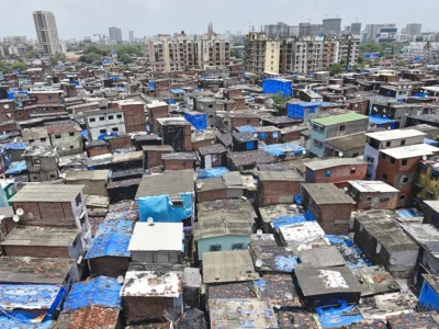 बॉम्बे हाईकोर्ट ने झुग्गी-झोपड़ी वालों को शतरंज के मोहरे नहीं समझने का दिया निर्देश