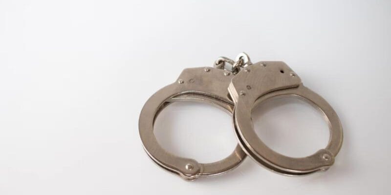 महीनों से उलझा मोखड़ा हत्याकांड का रहस्य आखिरकार सुलझा, पुलिस ने किया खुलासा 1 रिक्शा चोरी कर ड्रग्स खरीदता था शातिर चोर! पुलिस ने ऐसे किया भंडाफोड़