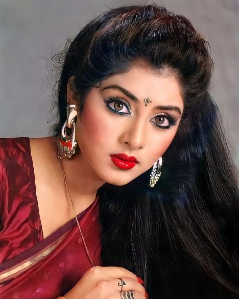 Divya Bharti-Sridevi: दिव्या भारती की मौत के बाद श्रीदेवी ने की थी 'लाडला' की शूटिंग, सेट पर घटी थी बेहद डरावनी घटना 5 Divya Bharti-Sridevi
