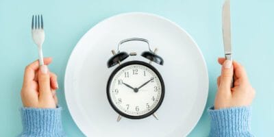 बिना खाए-पिए रहने से क्या सच में मिलती है आत्मा की शांति? सदियों से चले आ रहे उपवास के राज़!