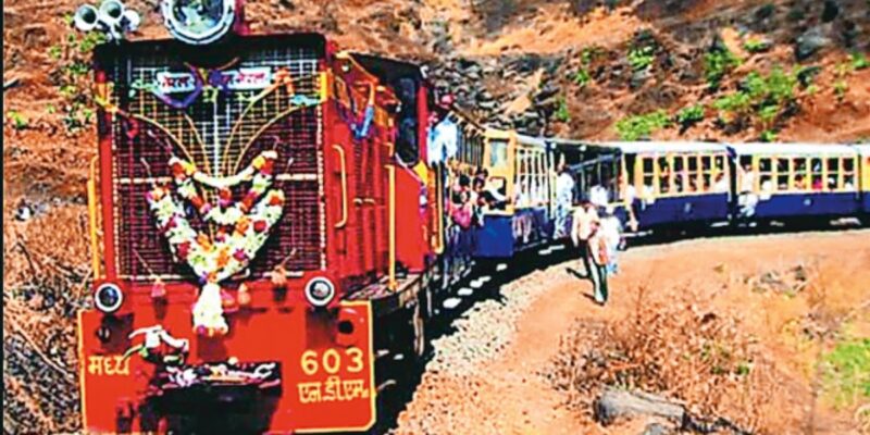 माथेरान की मस्ती में चार चांद लगाएगी टॉय ट्रेन, हुई बंपर कमाई! 1 माथेरान की मस्ती में चार चांद लगाएगी टॉय ट्रेन, हुई बंपर कमाई!