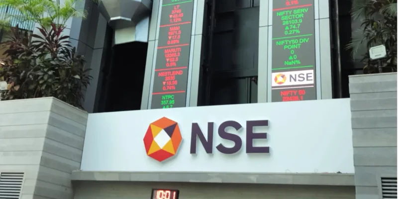 NSE के IPO के लिए निवेशकों को करना होगा और इंतज़ार, SEBI से हरी झंडी मिलना बाकी 1 NSE के IPO के लिए निवेशकों को करना होगा और इंतज़ार, SEBI से हरी झंडी मिलना बाकी