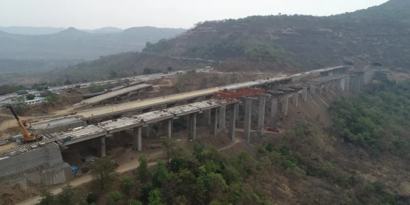 मुंबई-पुणे एक्सप्रेसवे यात्रा में नया मोड़, अंडरपास ने बढ़ाया रोमांच! 1 मुंबई-पुणे एक्सप्रेसवे यात्रा में नया मोड़, अंडरपास ने बढ़ाया रोमांच!