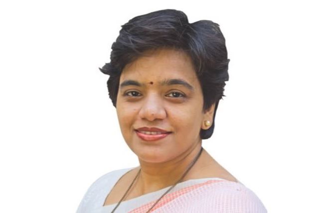 Loksabha Election: आदित्य ठाकरे और आनंद दिघे जैसे दिग्गजों को छोड़ शिवसेना ने कल्याण से वैशाली दरेकर को दिया टिकट, जानें कौन हैं वैशाली 3 Vaishali Darekar