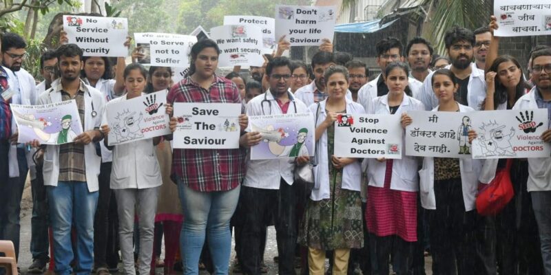 BMC के इंटर्न डॉक्टरों को अब तक नहीं मिली बढ़ी हुई स्टाइपेंड, जून से करेंगे काली पट्टी बांधकर काम