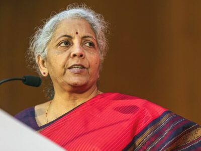 मुंबई सम्मेलन में ब्रोकर की सरकार को खरी-खरी: ‘स्लीपिंग पार्टनर’ कहा, ऊँचे करों पर जताई चिंता!