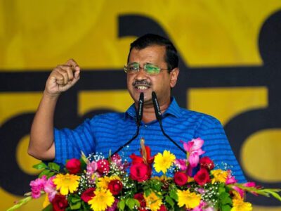 केजरीवाल का डरावना वादा - मुझे वोट दो या फिर जेल जाऊंगा, दिल्ली की योजनाएं भी बंद हो जाएंगी