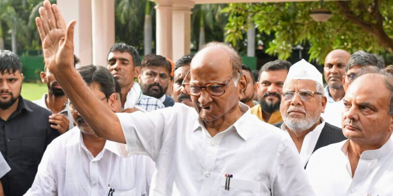 महाराष्ट्र की राजनीति में पवार का पत्ता: एनसीपी-शिवसेना का कांग्रेस में विलय? 1 महाराष्ट्र की राजनीति में पवार का पत्ता: एनसीपी-शिवसेना का कांग्रेस में विलय?