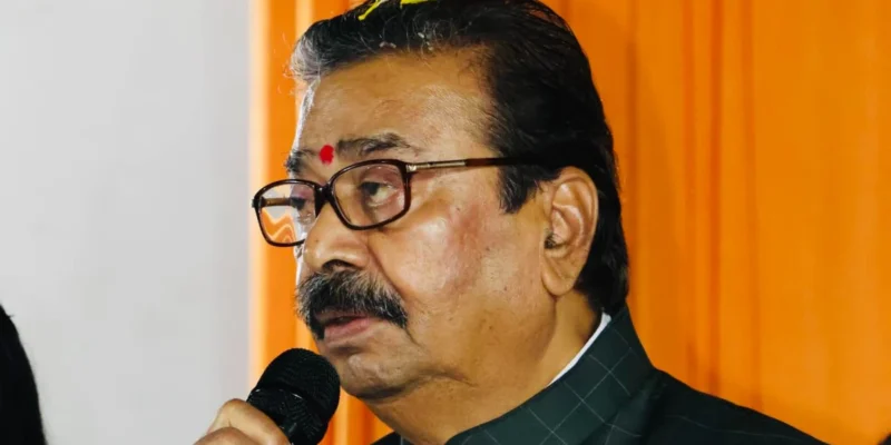 शिवसेना में बगावत की चिंगारी: कीर्तिकर के MVA समर्थन से पार्टी में उठे विद्रोह के स्वर!