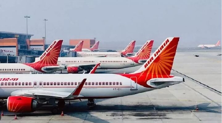 एयर इंडिया ने 25 कर्मचारी को किया निष्कासित, सामुहिक छुट्टी पर जाने का है मामला 1 एयर इंडिया