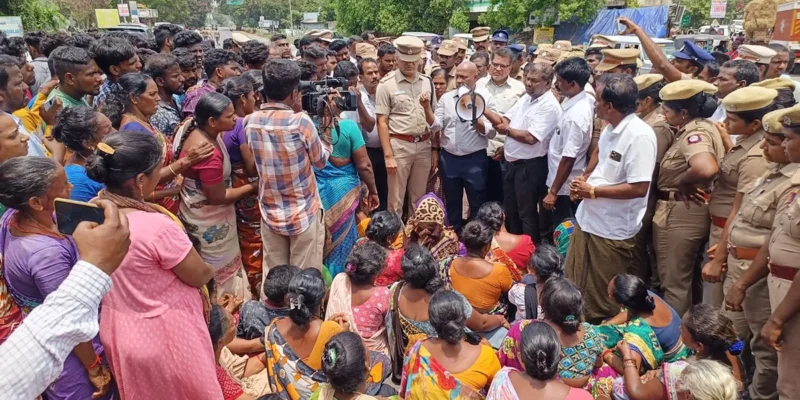 तमिलनाडु में जहरीली शराब से 25 लोगों की मौत, 60 से अधिक अस्पताल में भर्ती 1 तमिलनाडु में जहरीली शराब से 25 लोगों की मौत, 60 से अधिक अस्पताल में भर्ती