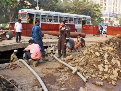 हद है! 200 मीटर सड़क खोदकर तांबा चुरा ले गए चोर, BMC वर्कर बनकर ऐसे दिया धोखा