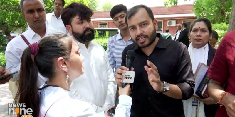 कौन हैं वो शख्स जिन्होंने NEET छात्रों की आवाज़ सुप्रीम कोर्ट तक पहुंचाई?