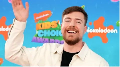 टी-सीरीज को पछाड़ MrBeast बना दुनिया का नंबर 1 यूट्यूबर! 1 MrBeast
