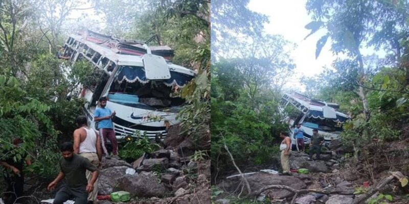 जम्मू-कश्मीर में बड़ी आतंकी वारदात: तीर्थयात्रियों की बस पर हमला, 10 की मौत 1 खून से लथपथ बस, चीख-पुकार, मौत का डर: माता वैष्णो देवी यात्रियों की दर्दनाक कहानी