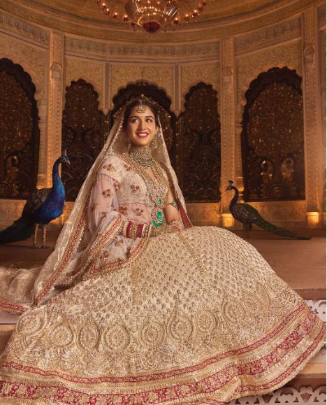 Anant-Radhika Wedding: शादी में राधिका मर्चेंट ने पहना अपनी बहन का कुंदन चोकर, लगीं बला की खूबसूरत 2 राधिका मर्चेंट