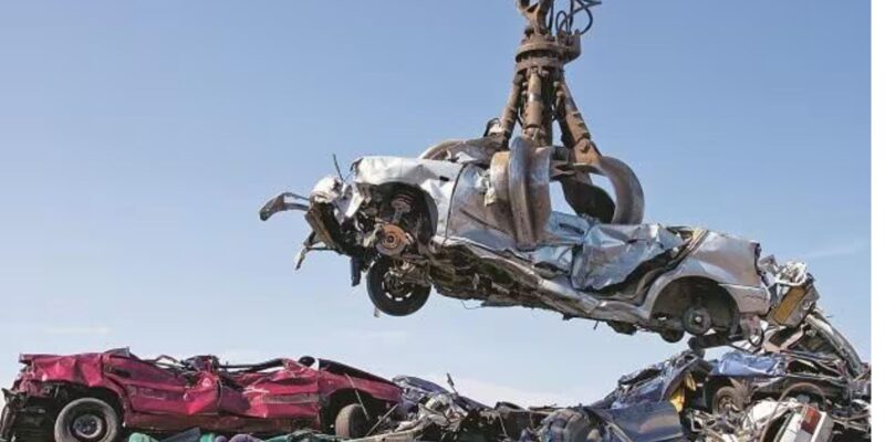 स्क्रैपिंग पॉलिसी: पुरानी गाड़ी स्क्रैप करो, नई कार पर मोटी छूट पाओ; जानिए कैसे मिलेगी 3.5% तक की छूट 1 Scrapping Policy: Scrap your old car, get a huge discount on a new car; Know how to get up to 3.5% discount