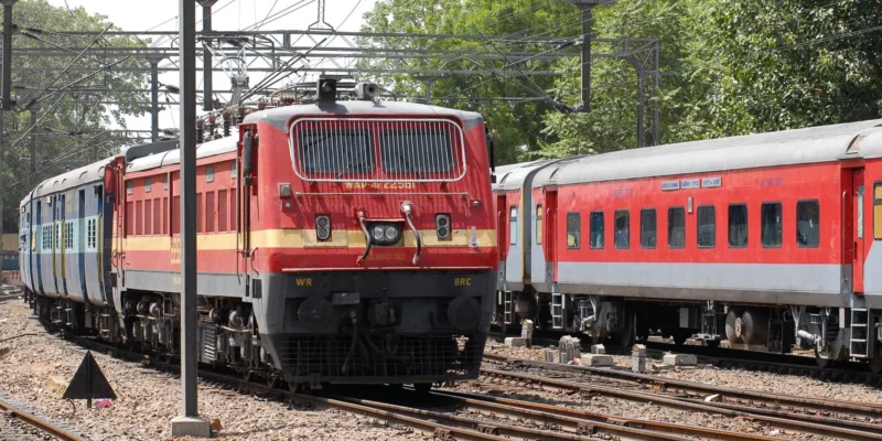मुंबई से बिहार तक: क्या फेस्टिवल स्पेशल ट्रेनें कर पाएंगी यात्रियों की भीड़ कम?