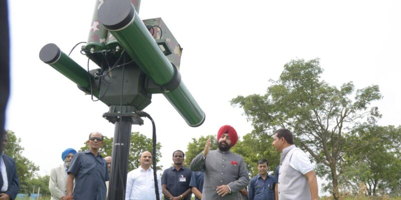 नौसेना का नया 'ब्रह्मास्त्र': HEPH छर्रे जो ड्रोन को पल भर में कर देंगे खाक