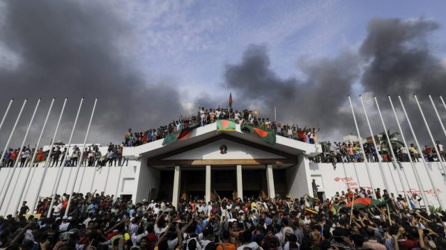 तख्तापलट के बाद बांग्लादेश को अमेरिकी सहायता, जानिए इसके पीछे की राजनीति 1 तख्तापलट के बाद बांग्लादेश को अमेरिकी सहायता, जानिए इसके पीछे की राजनीति