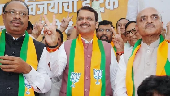 BJP's Maharashtra Election Strategy: क्या महिला उम्मीदवारों पर दांव लगाकर महाराष्ट्र में बाजी मारेगी बीजेपी? जानिए पूरी डिटेल 1 BJP's Maharashtra Election Strategy: क्या महिला उम्मीदवारों पर दांव लगाकर महाराष्ट्र में बाजी मारेगी बीजेपी? जानिए पूरी डिटेल