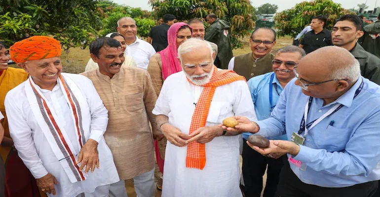 Agriculture Development Scheme: केंद्र सरकार ने किसानों की आय बढ़ाने के लिए लॉन्च कीं 1 लाख करोड़ रुपये की दो योजनाएं, जानें पूरी जानकारी
