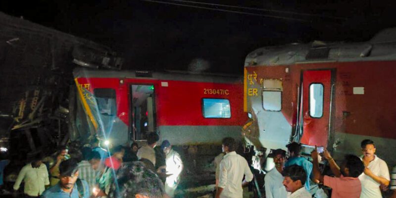 Tamil Nadu Train Accident: बागमती एक्सप्रेस मालगाड़ी से टकराई, 19 घायल! जानें कैसे हुआ तमिलनाडु में बड़ा रेल हादसा 1 Tamil Nadu Train Accident: बागमती एक्सप्रेस मालगाड़ी से टकराई, 19 घायल! जानें कैसे हुआ तमिलनाडु में बड़ा रेल हादसा