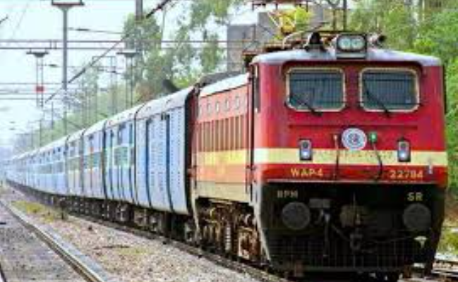 यूपी के रेलवे स्टेशन पर बड़ी दुर्घटना की कोशिश नाकाम 1 यूपी