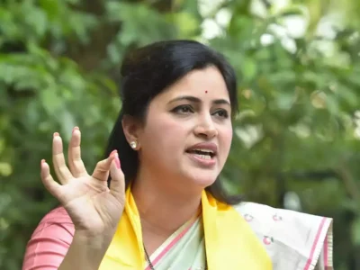 Life-threatening Attack on Navneet Rana: क्या आप जानते हैं अमरावती में नवनीत राणा की सभा में हुआ ऐसा बवाल, कुर्सियां उड़ीं और मची अफरा-तफरी