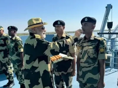 Sir Creek Border: पीएम मोदी ने क्यों चुना इस बार दीवाली के लिए सर क्रीक का दुर्गम इलाका, जानें वो खास वजह जो पाकिस्तान को कर देगी परेशान