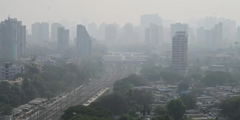 Air Pollution Problem in Mumbai: हवा में जहर, मुंबई के इन इलाकों की हवा सबसे ज्यादा खराब 1 Air Pollution Problem in Mumbai: हवा में जहर, मुंबई के इन इलाकों की हवा सबसे ज्यादा खराब
