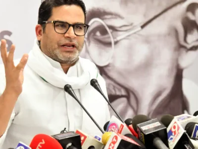 Prashant Kishor Politics: क्या बिहार में प्रशांत किशोर (PK) की 'गाड़ी' रफ्तार पकड़ने से पहले ही 'सड़क' पर से उतरने लगी