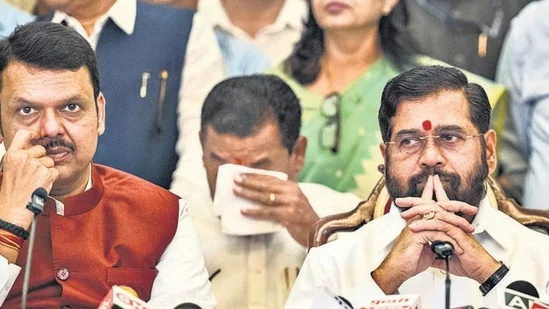 Shinde's Dilemma: एकनाथ शिंदे की दुविधा, वे 3 कारण जिनकी वजह से उनका सत्ता में बने रहना हुआ ज़रूरी 1 Shinde's Dilemma: एकनाथ शिंदे की दुविधा, वे 3 कारण जिनकी वजह से उनका सत्ता में बने रहना हुआ ज़रूरी