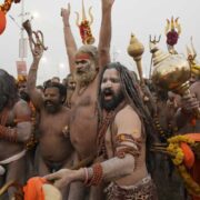 Naga Sadhus After Kumbh: कुंभ के बाद कहां गायब हो जाते हैं नागा साधु, इस रहस्य के बारे में जानिए यहां