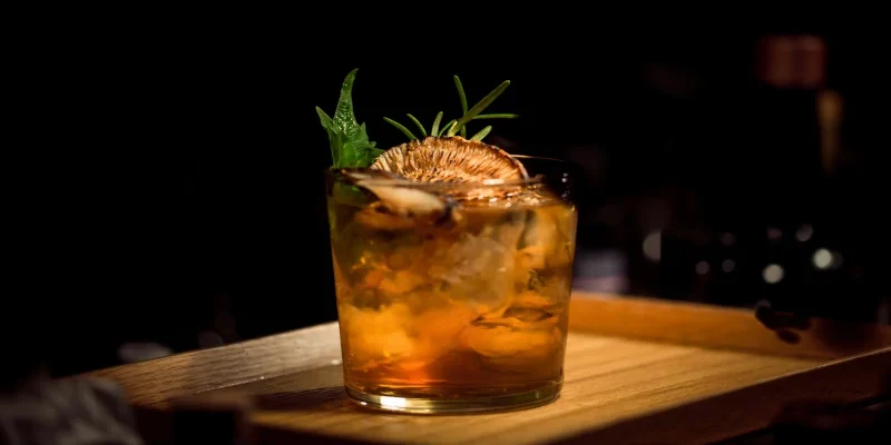 Warmth from Rum: क्या रम का एक पैग आपको सर्दियों में सचमुच गर्माहट देता है, या है केवल भ्रम 1 Warmth from Rum: क्या रम का एक पैग आपको सर्दियों में सचमुच गर्माहट देता है, या है केवल भ्रम