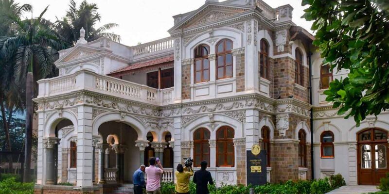 Balasaheb Thackeray Memorial: 'शिंदे की सेना' ने रचा ऐसा चक्रव्यहू, 'बाला साहेब ठाकरे स्मारक' को छू नहीं पाएगा उद्धव परिवार, अब तक क्या हुआ? जानें सबकुछ