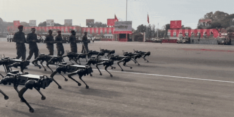 Indian Army's Robotic Dogs:कितने काम के हैं इंडियन आर्मी के ये रोबोटिक डॉग, जिन्होंने गणतंत्र दिवस में की है परेड? 1 Indian Army's Robotic Dogs:कितने काम के हैं इंडियन आर्मी के ये रोबोटिक डॉग, जिन्होंने गणतंत्र दिवस में की है परेड?