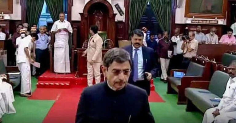 National Anthem Rules: क्या हैं राष्ट्रगान के नियम, जिस पर तमिलनाडु गर्वनर और सरकार आमने-सामने 1 National Anthem Rules: क्या हैं राष्ट्रगान के नियम, जिस पर तमिलनाडु गर्वनर और सरकार आमने-सामने