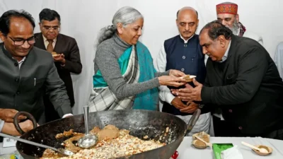 Halwa Ceremony: हलवा सेरेमनी वाले हलवे में क्या-क्या डाला जाता है, क्यों बजट से पहले इसे बनाया जाता है, यहां जानिए हर सवाल का जवाब