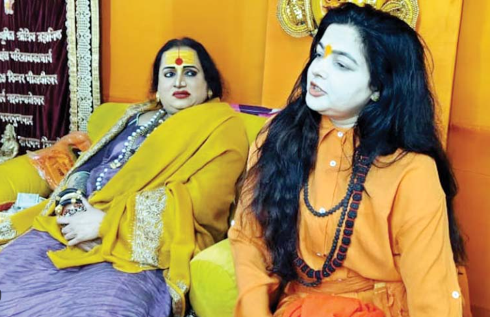 महाकुंभ: एक्ट्रेस ममता कुलकर्णी बनीं महामंडलेश्वर, रखा गया ये नया नाम 5 ममता कुलकर्णी