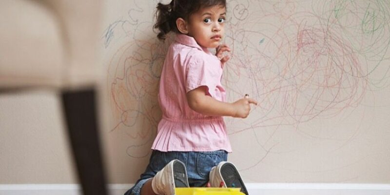 Why Do Kids Hide Things: कहीं आपसे भी तो बातें नहीं छिपा रहे आपके बच्चे? जानें इसके पीछे का कारण