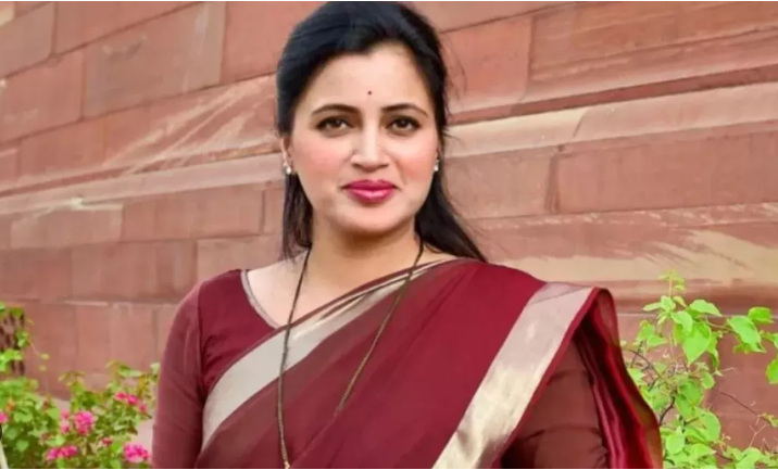 पूर्व सांसद नवनीत राणा को जान से मारने और गैंगरेप की धमकी: हैदराबाद से आया धमकी भरा पत्र