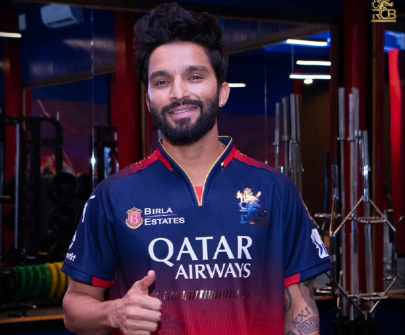 IPL 2025: रॉयल चैलेंजर्स बैंगलोर की नई जर्सी लॉन्च, आप भी यहां से खरीद सकते हैं ये जर्सी 1 IPL 2025